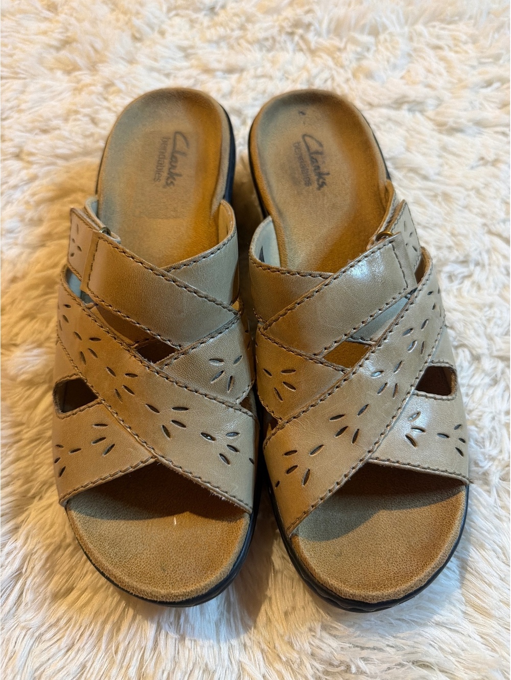 Clarks Bendables Beige Leather Slide Sandals Size 9M